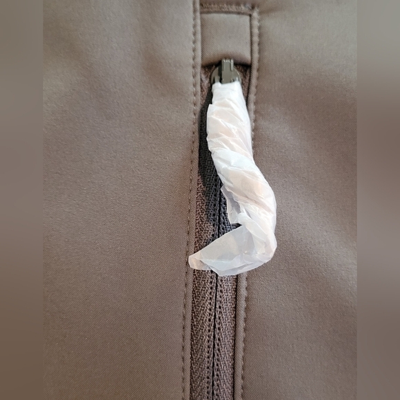 NWOT CLIQUE Vest, Zipper Closure with Pockets, Embroidered Bird Detail, Medium - Picture 8 of 13